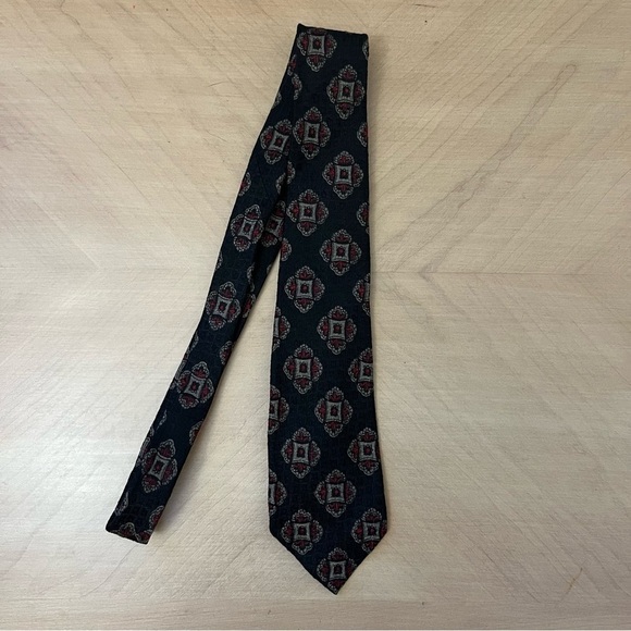 Christian Dior Vintage All Silk Black Grey and Red Skinny 3” Tie - Picture 1 of 4